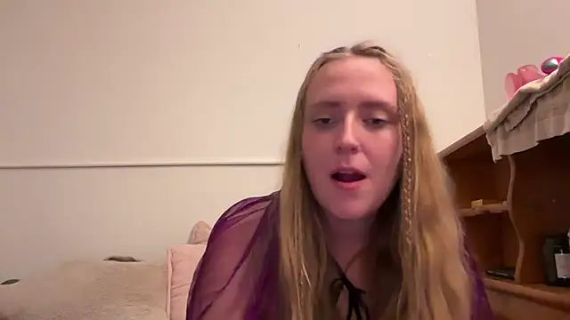 Pattyworld69 - Underwear off + finger pussy