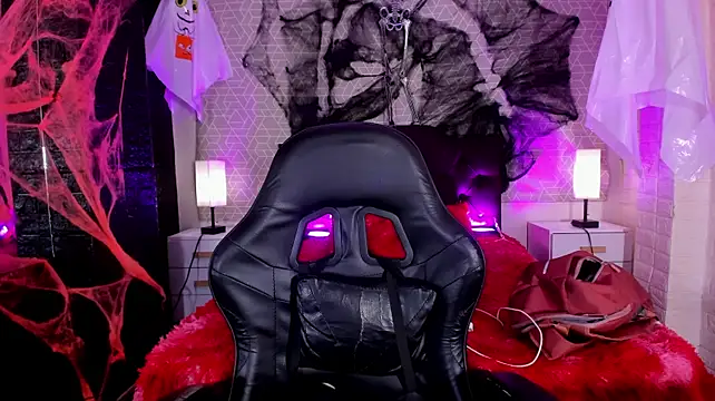 Urax_Cookie - Spanks ass 👀😈