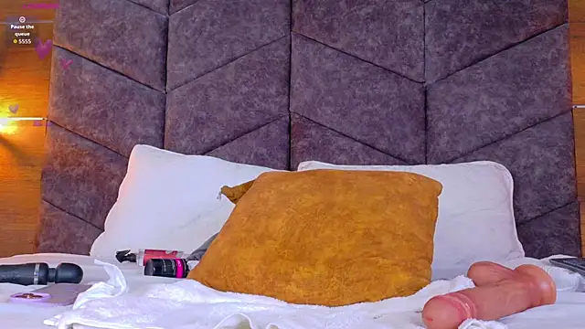 CristalCornner_ - fuck big dildo
