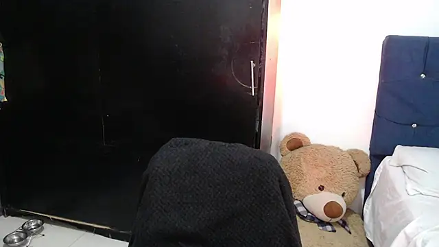 ANGELIQUE_KLANE - a big dildo deep inside my pussy