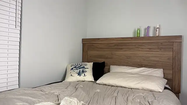 Zoeycaldwellxo - oil up my body