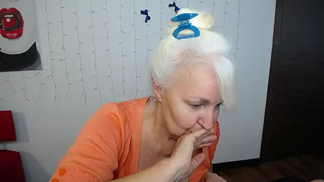 BlondyLeeBest - gold earrings