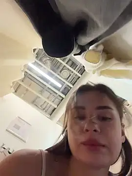 MiraReach - Masturbate asshole 2 fingers 😋💋