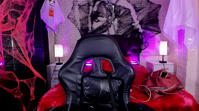 Urax_Cookie - Spanks ass 👀😈
