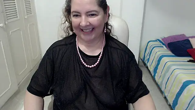 Leonela_69 - mommy is horny come play with me