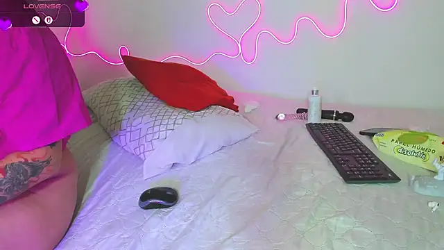 RosseeTobe - Rub my pussy🌺