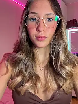 Fanyabbey - Dildo rubbing my pussy 🍆💦💦