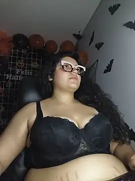 JuliSweet - Play boobs