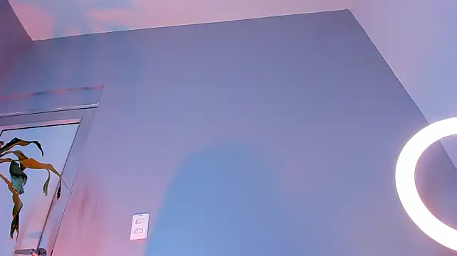 NiaCrawfordd - Put hot candle wags on my body !!