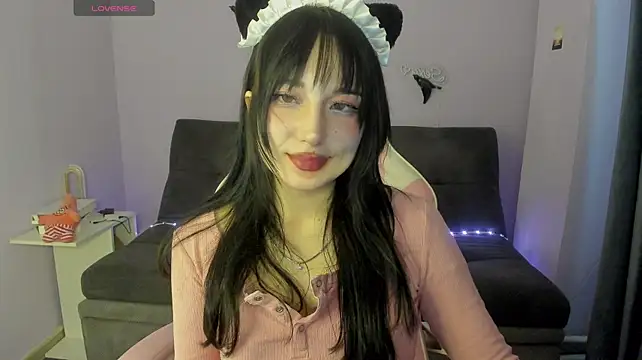 KissMeeMel - to see hard nipples