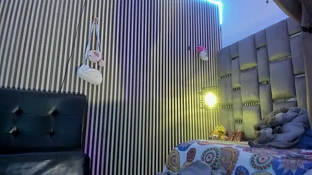 Alaiahotthx - ride dildo