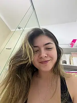 Lau_Bee - show boobs and play with them