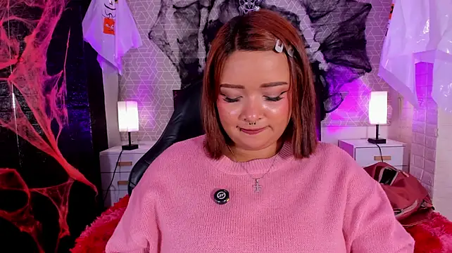 Urax_Cookie - Spanks ass 👀😈