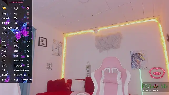 milfAaura