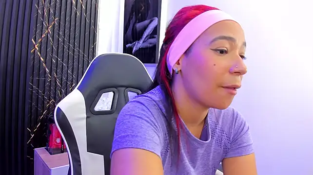 Chloe_iraide - Show boobs