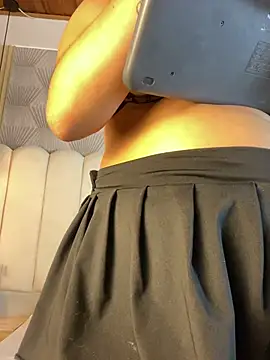 MiiaMonroee - four with 1 finger in the ass
