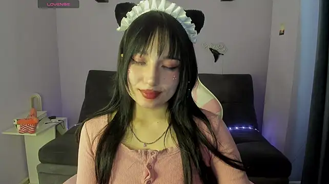 KissMeeMel - to see hard nipples