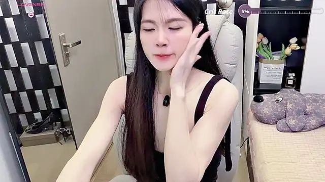 Yueyue-MM - 全裸小狗侧趴2分钟打pp10下