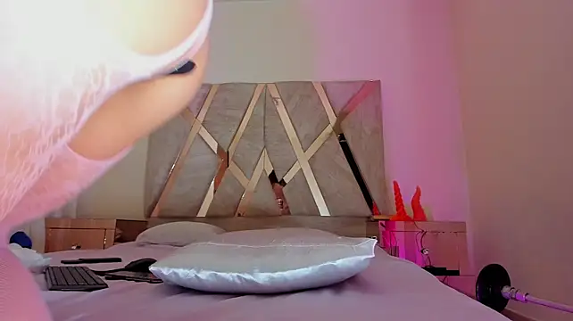 Sophia_turneer - beads in ass