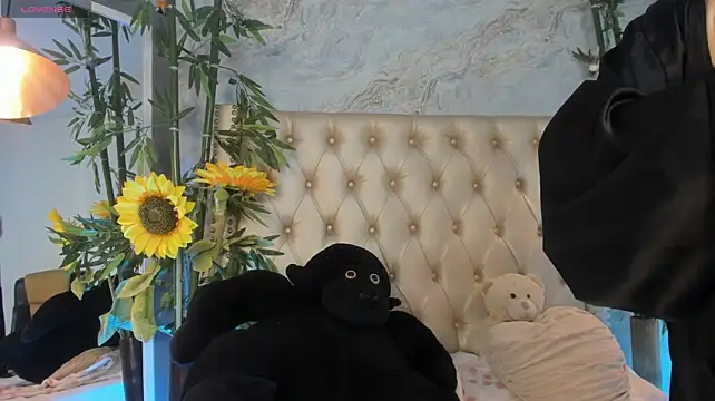 LittleeJaz - suck dildo
