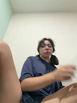 LatinaHornyy - Suck dick