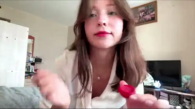 SusanaHallet - slap my sexy ass close to cam