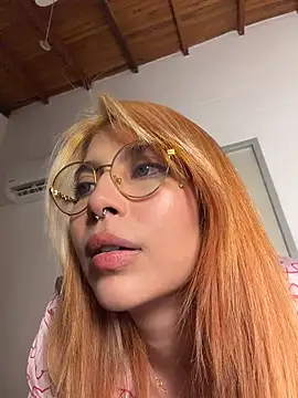 YunoRose_ - Naked + fingers in my pussy