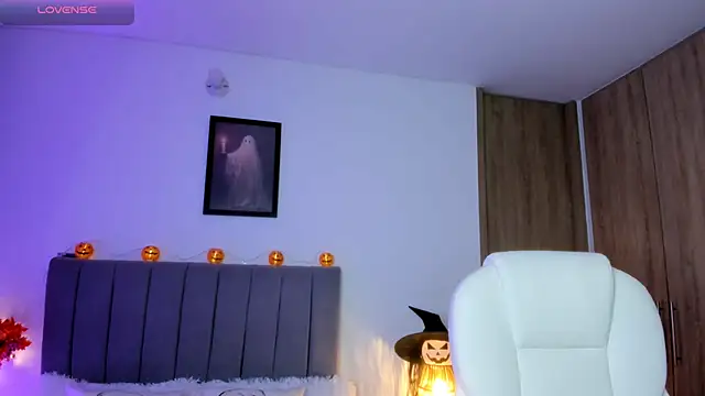 Sophie_connors - Ice cube trail over my naked body