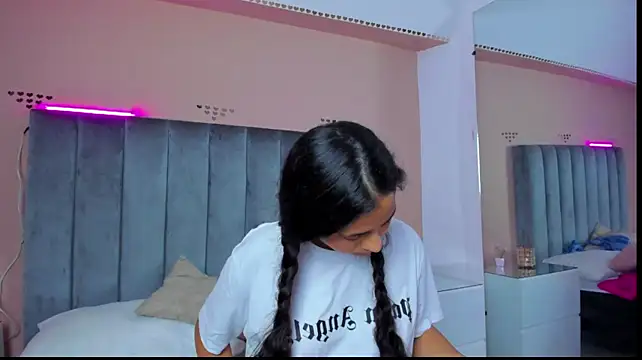 Giselle_Roldan - Spanking until they're red🔥🍑