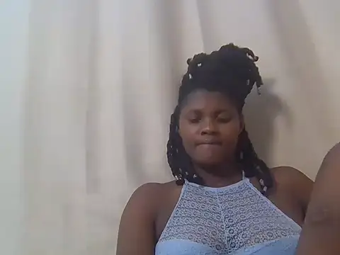 Smallprettygal - show pussy