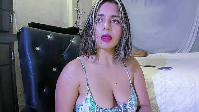 1julianasalazar - deepthroat much saliva
