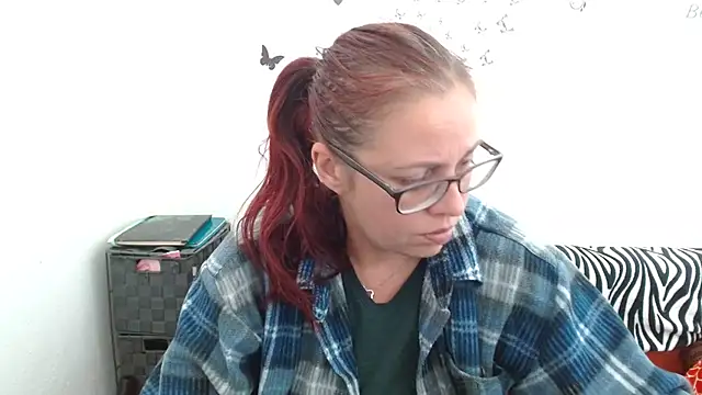 LadyHellene - bubble shower show ;)