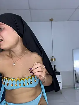 Aisha_k - Naked dance with favorite song