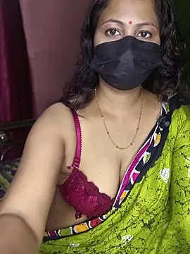 Desi_Couple_06 - Pusssy oiling 💦