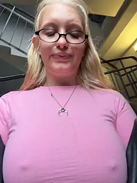 Elfi_InPublic