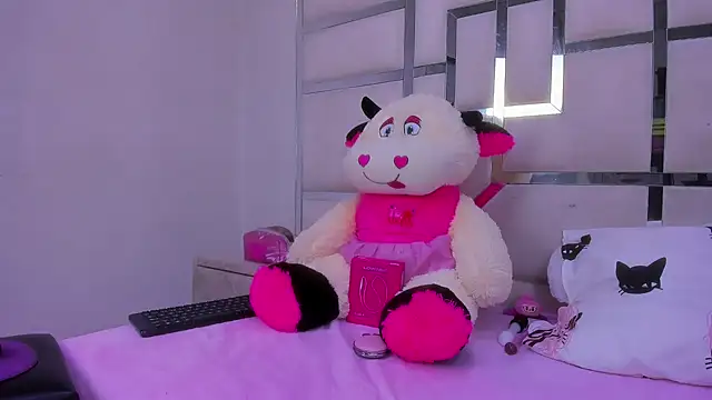 IssysLeBlanc - Undress me and 4 slaps on the ass