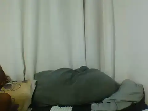 Jiggle_assie - strap show