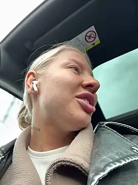NewLale - Play nipples