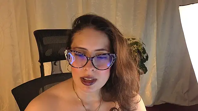Sophia_dumont - Close cam tease🥵