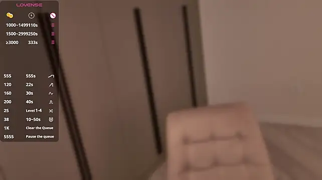 Bella_xx__ - ass tease close-up
