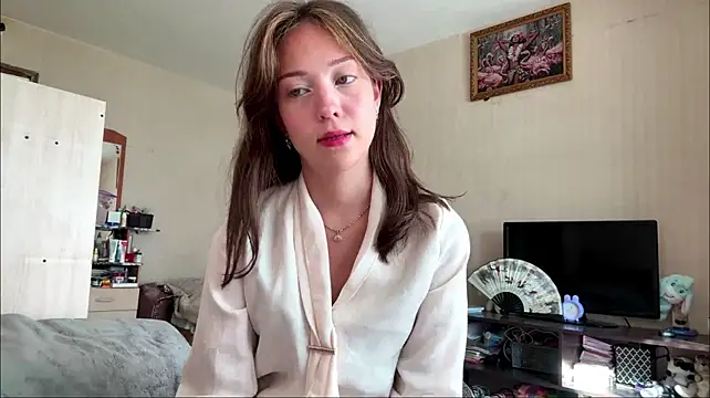 SusanaHallet - slap my sexy ass close to cam
