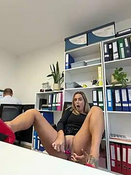 Hii_Lolla - Orgasm at work and LT Video x2