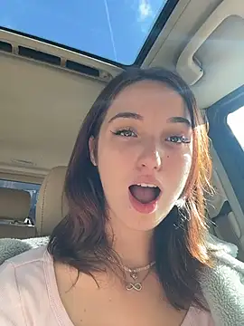 DollyTall - lift up my skirt (good view on panties)