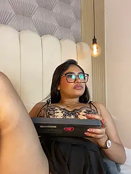 MiiaMonroee - four with 1 finger in the ass