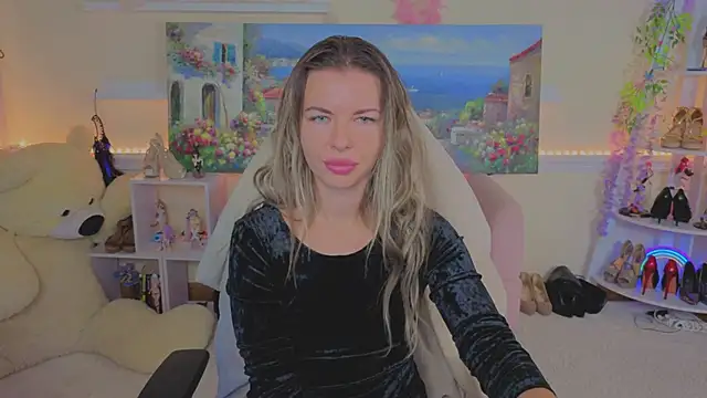 Real_Tini - DOGGY NO PANTIES SPANKS😈💋