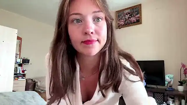 SusanaHallet - slap my sexy ass close to cam