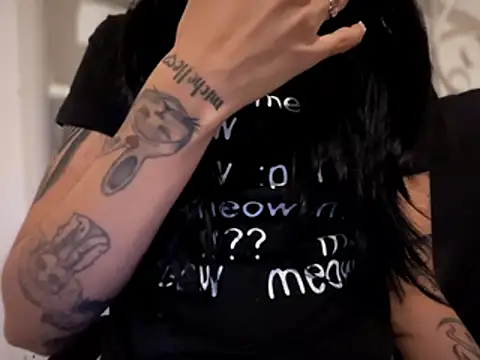 JIORYOvO - ≽^-⩊-^≼Open pussy