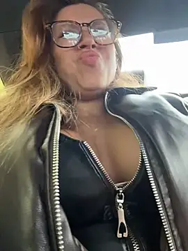 Jucie_Boom - XXTRA RISK AND FLASH BOOBS TO DRIVER