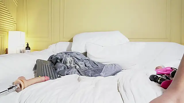 Sarah_banks1 - big squirt