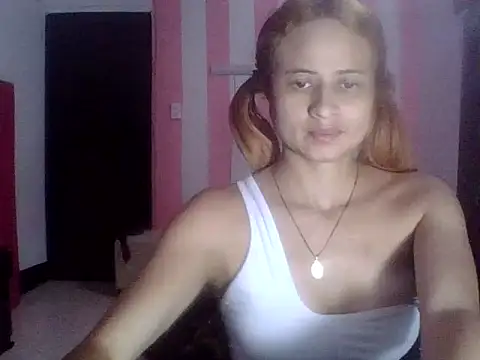 Amanda_Rouss - show pussy